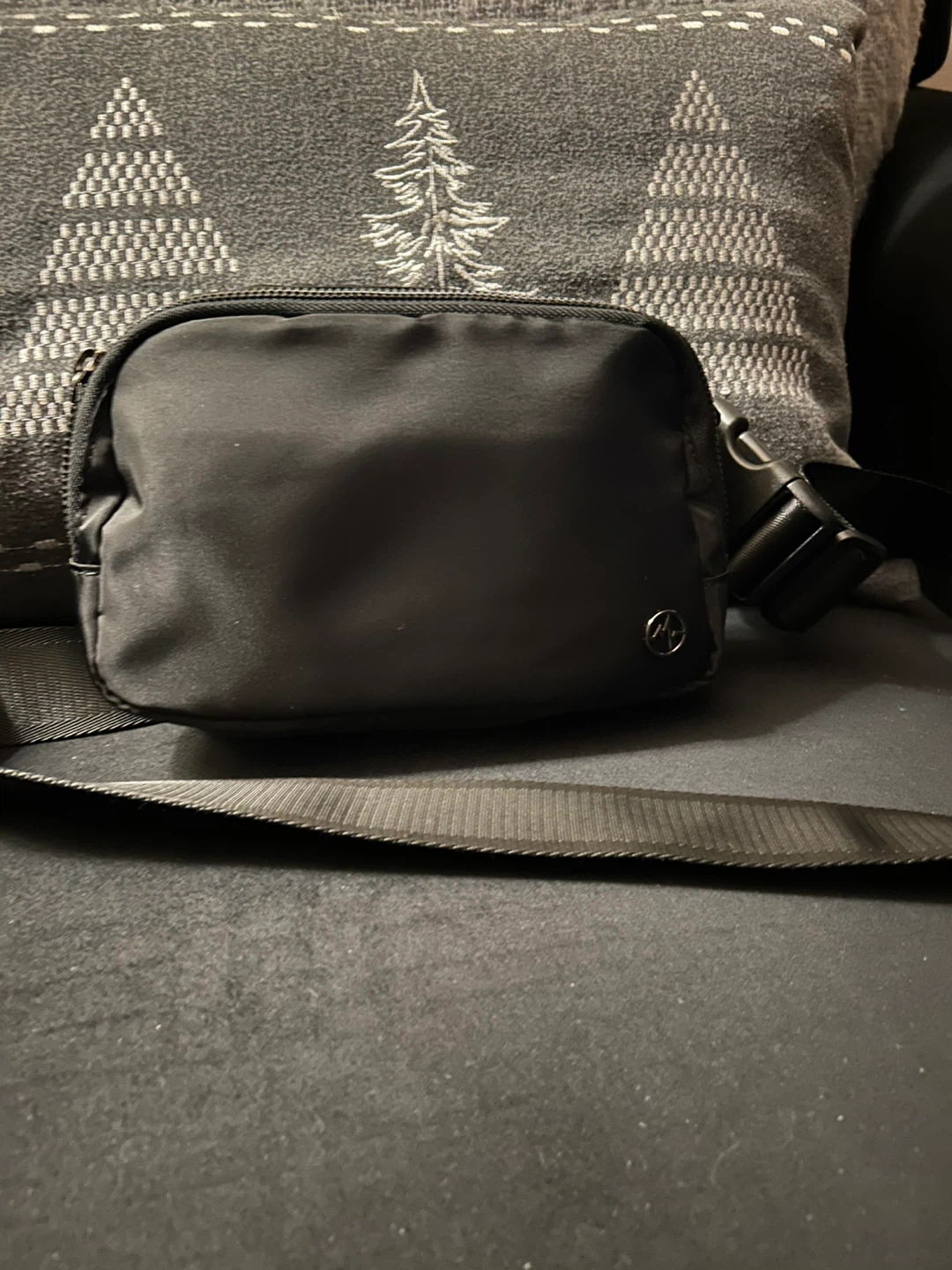 Look alike Lululemon Everywhere Belt Bag Black