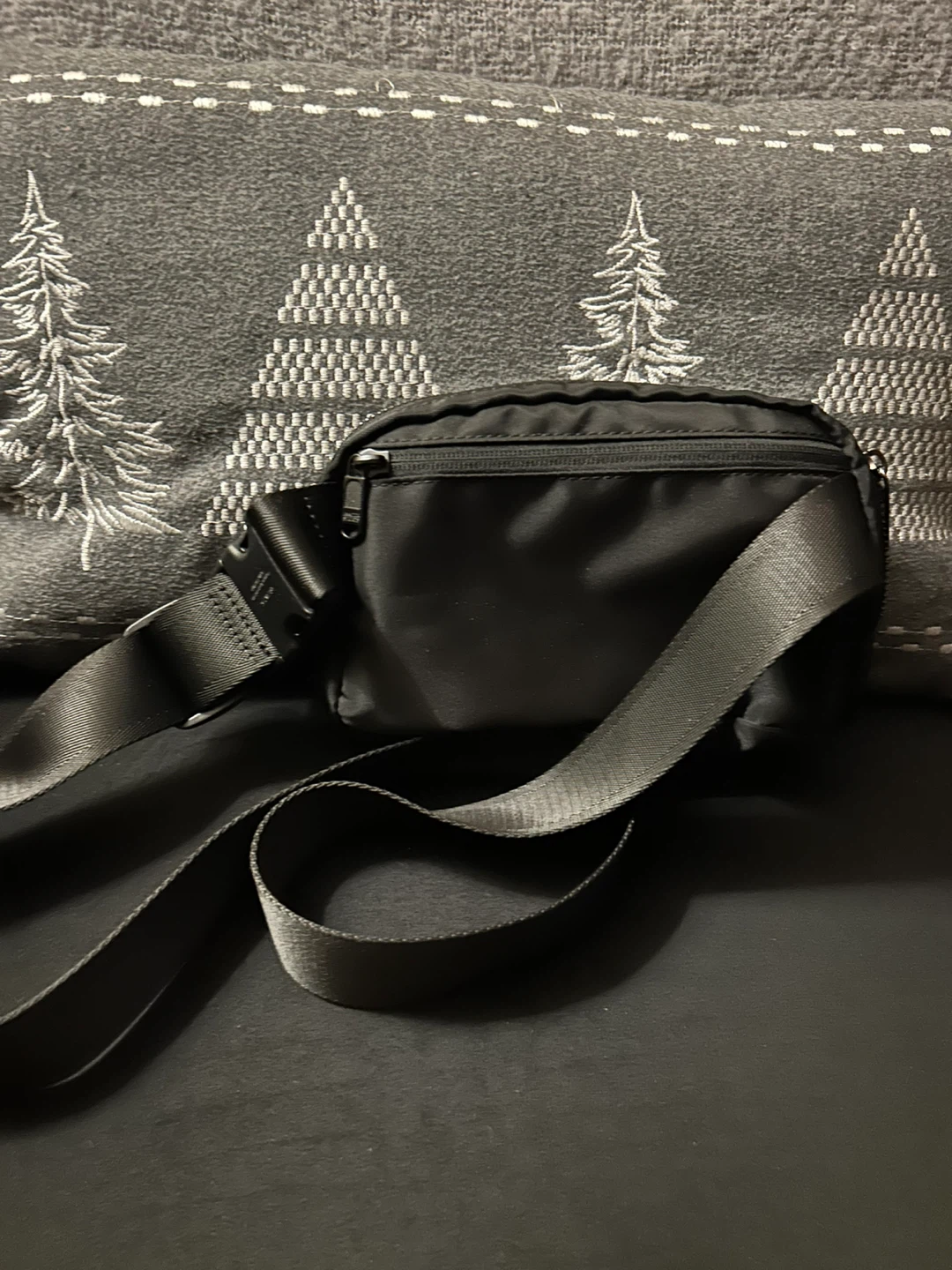 Look alike Lululemon Everywhere Belt Bag Black - photo 2