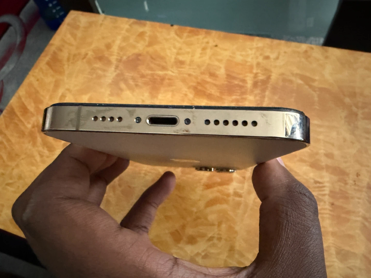 iPhone 12 Pro Max - Gold - photo 4