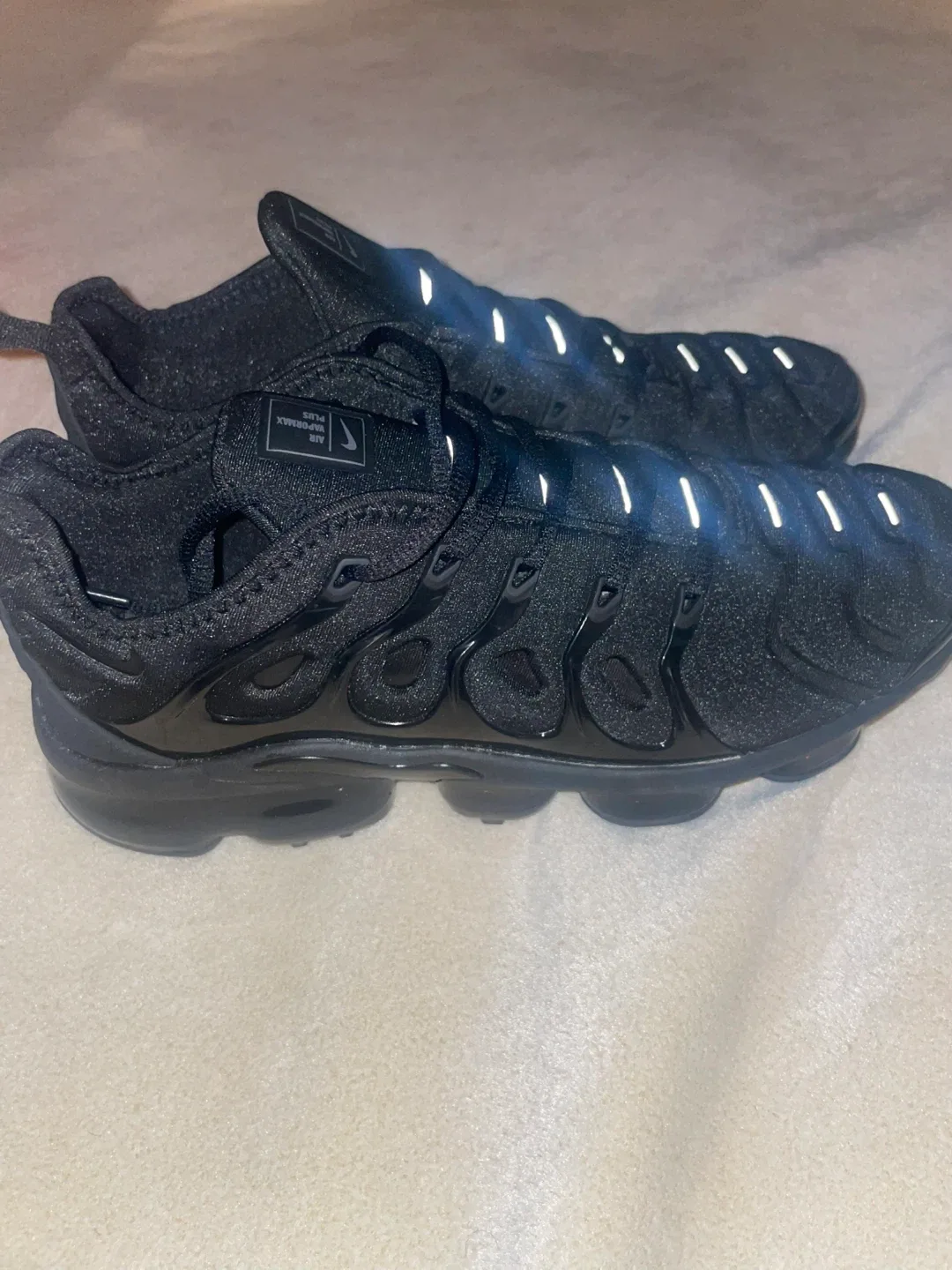 Nike Air VaporMax Plus - Black image indicator(4)