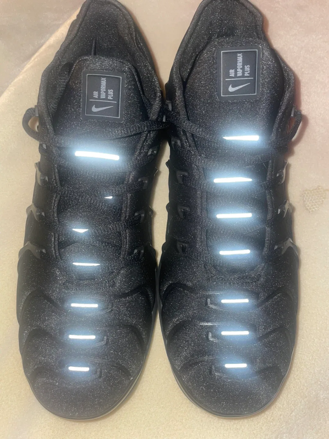 Nike Air VaporMax Plus - Black image indicator(2)