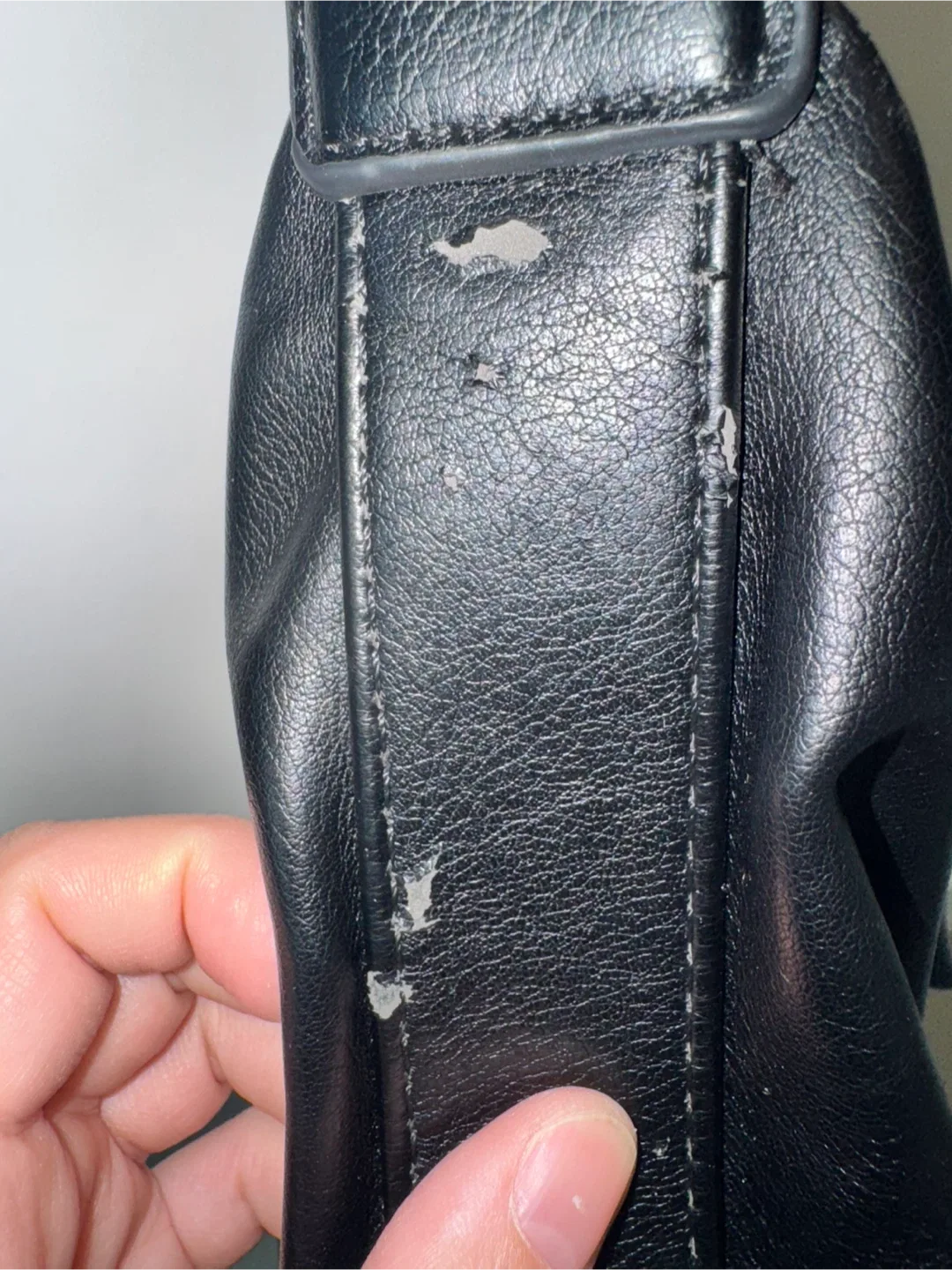 Black Leather Shoulder Bag image indicator(2)