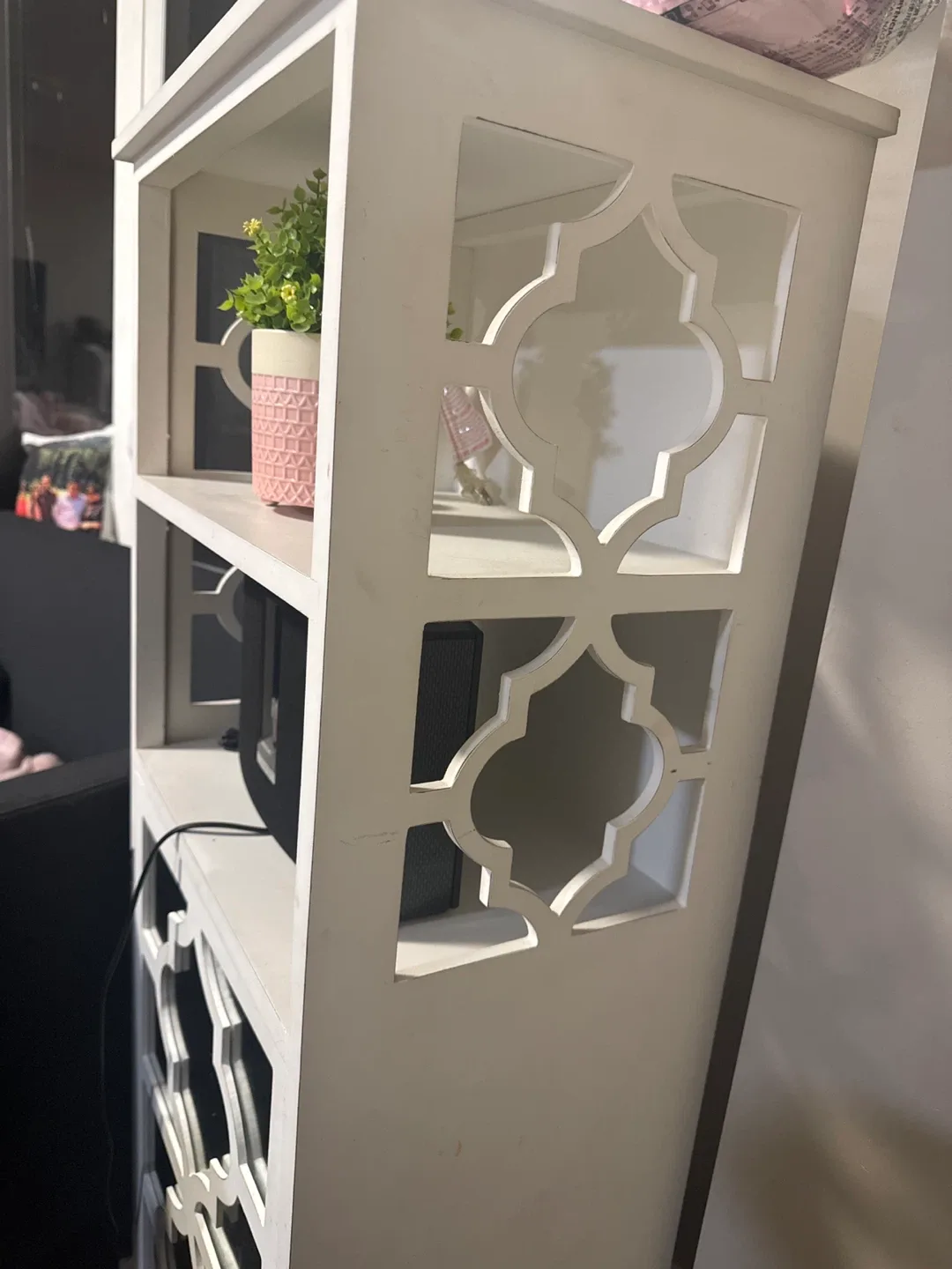 White Decorative Shelf image indicator(3)