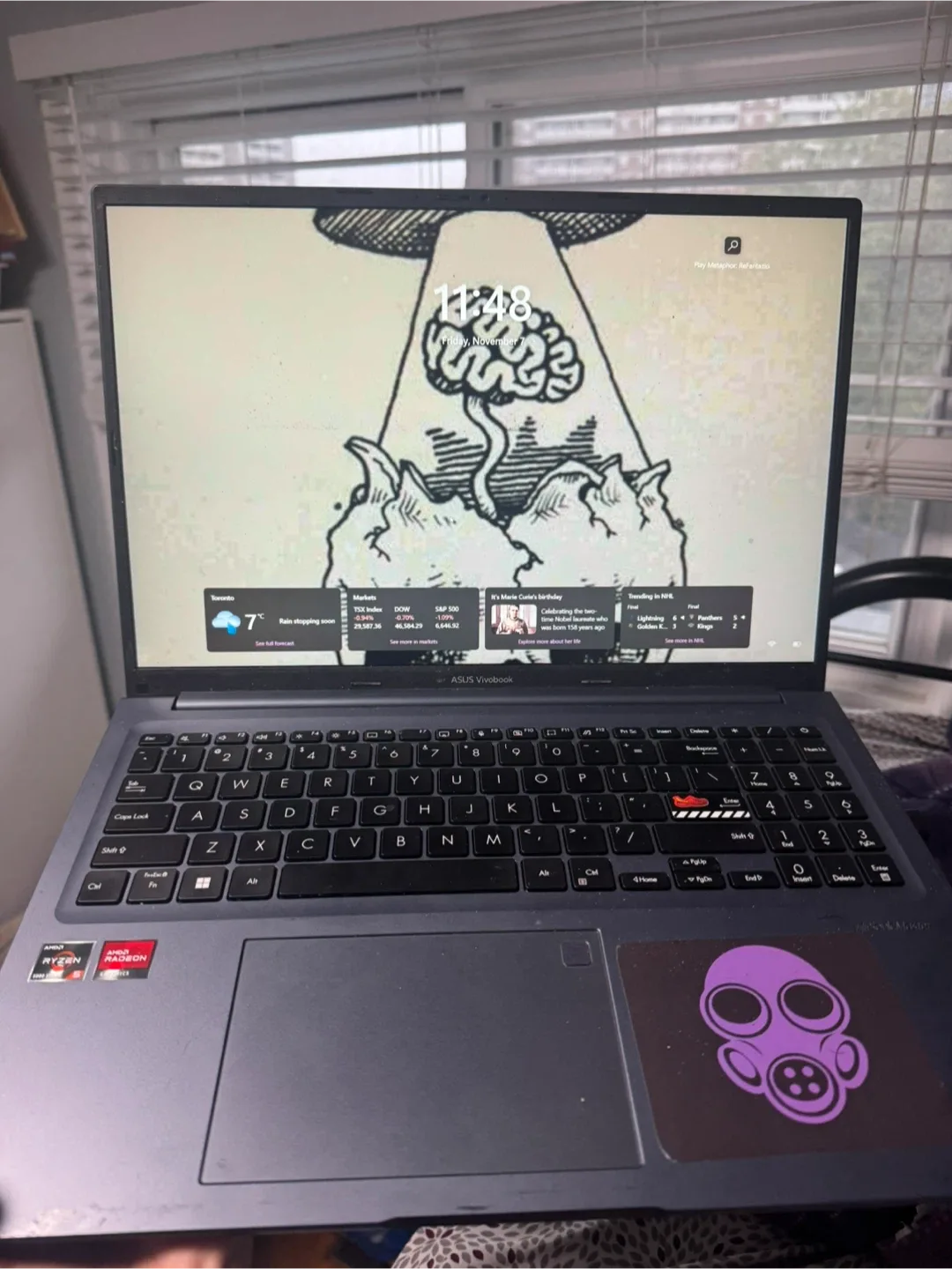 ASUS Vivobook Laptop - AMD Ryzen 5 5600H image indicator(2)