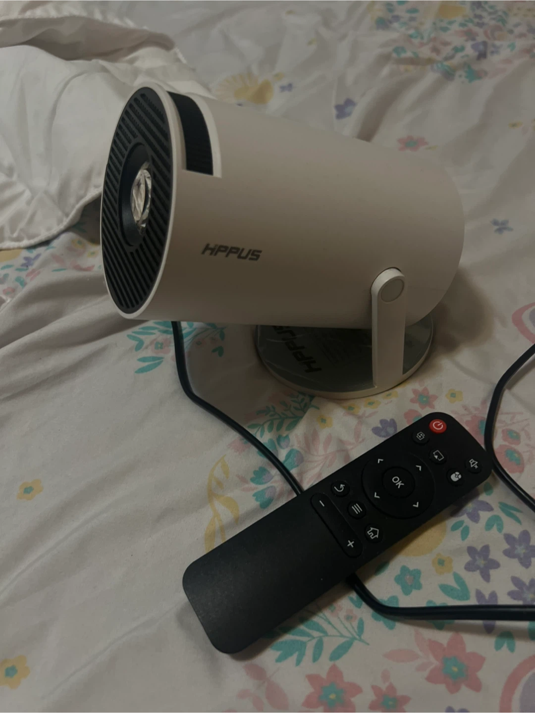 HPPUS Projector with Remote - photo 2