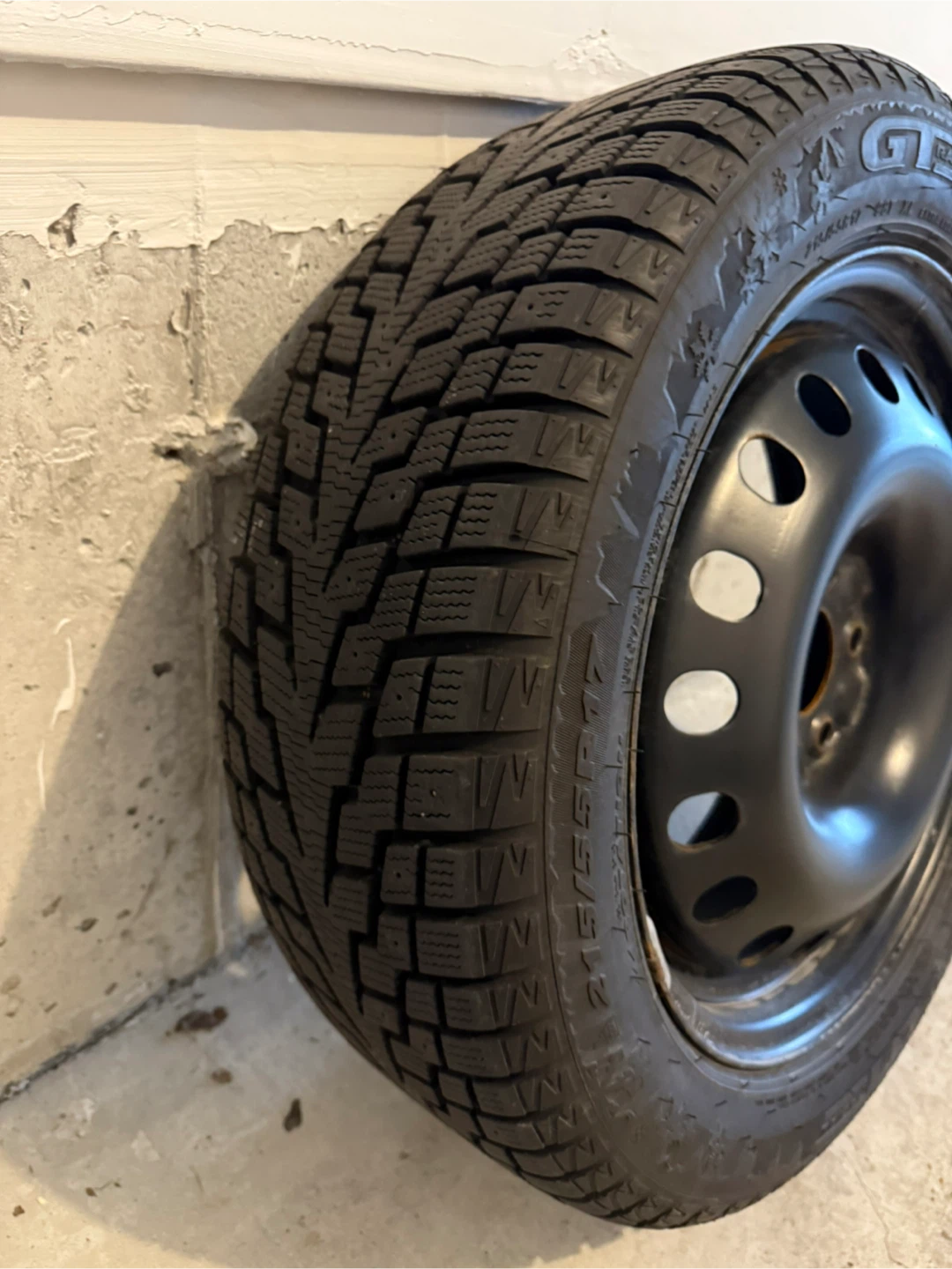GT Radial Winter Tire 215/55R17 - photo 2