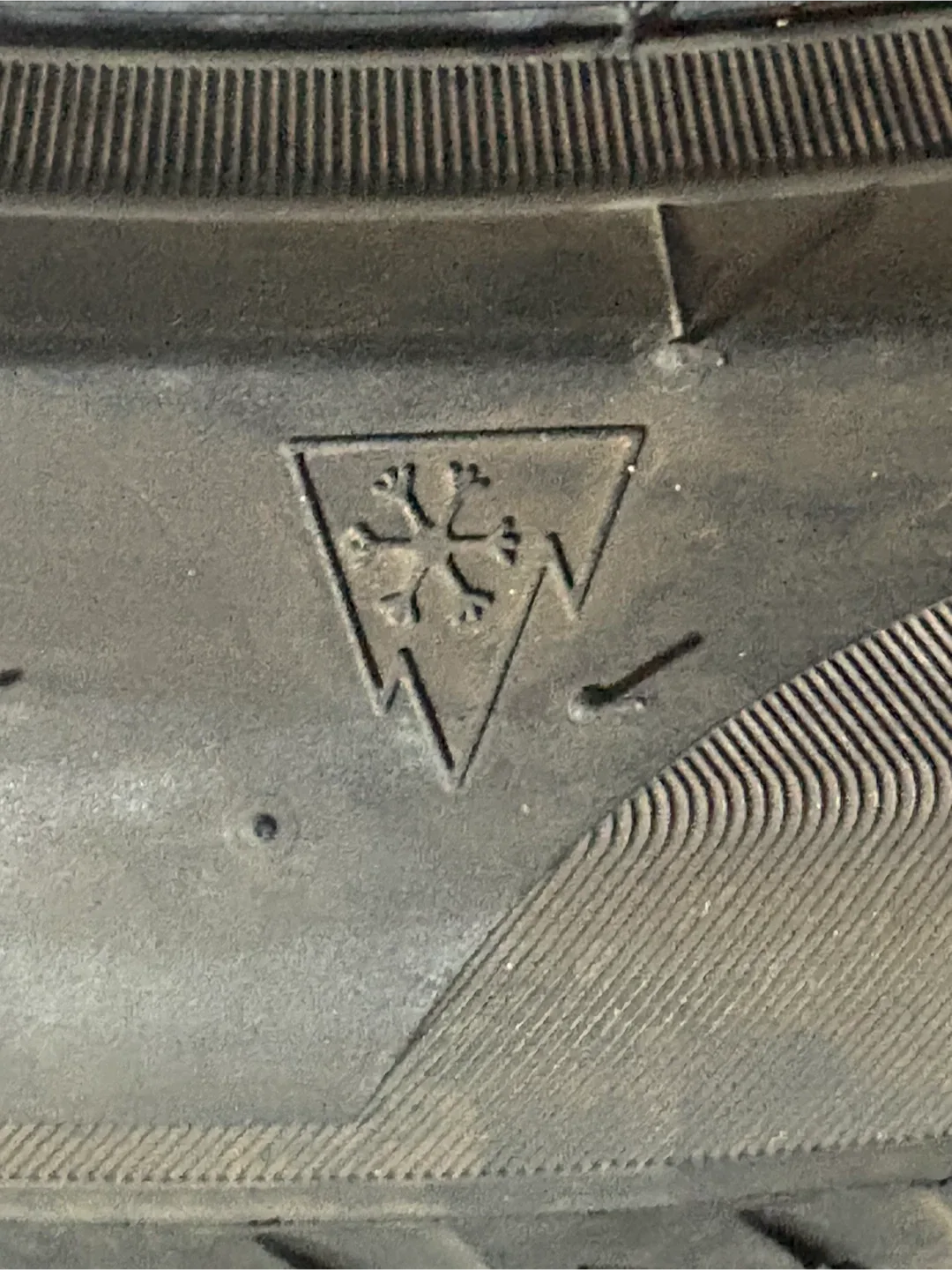 Pirelli Winter Tires 225/45 R18 on BMW Rims image indicator(6)