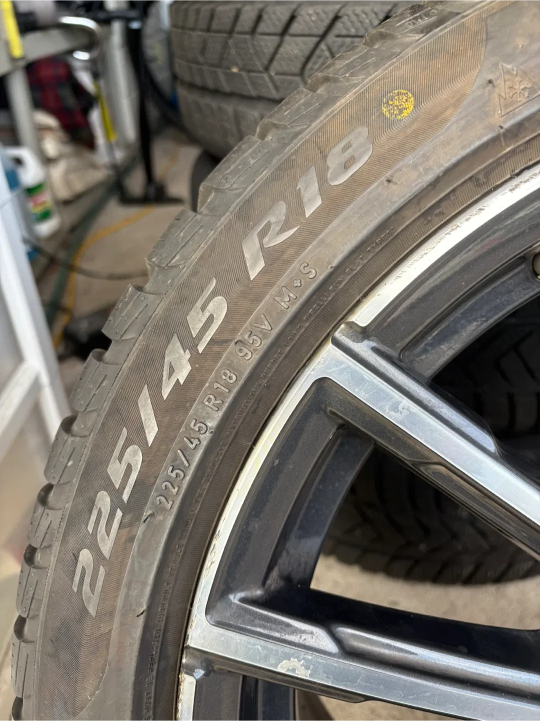 Pirelli Winter Tires 225/45 R18 on BMW Rims image indicator(3)