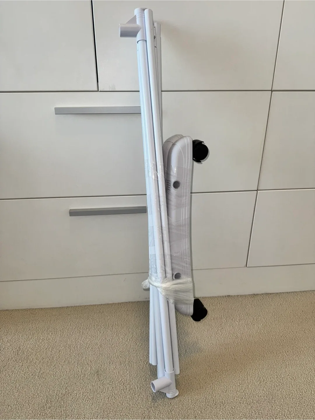 White Rolling Clothes Rack image indicator(4)