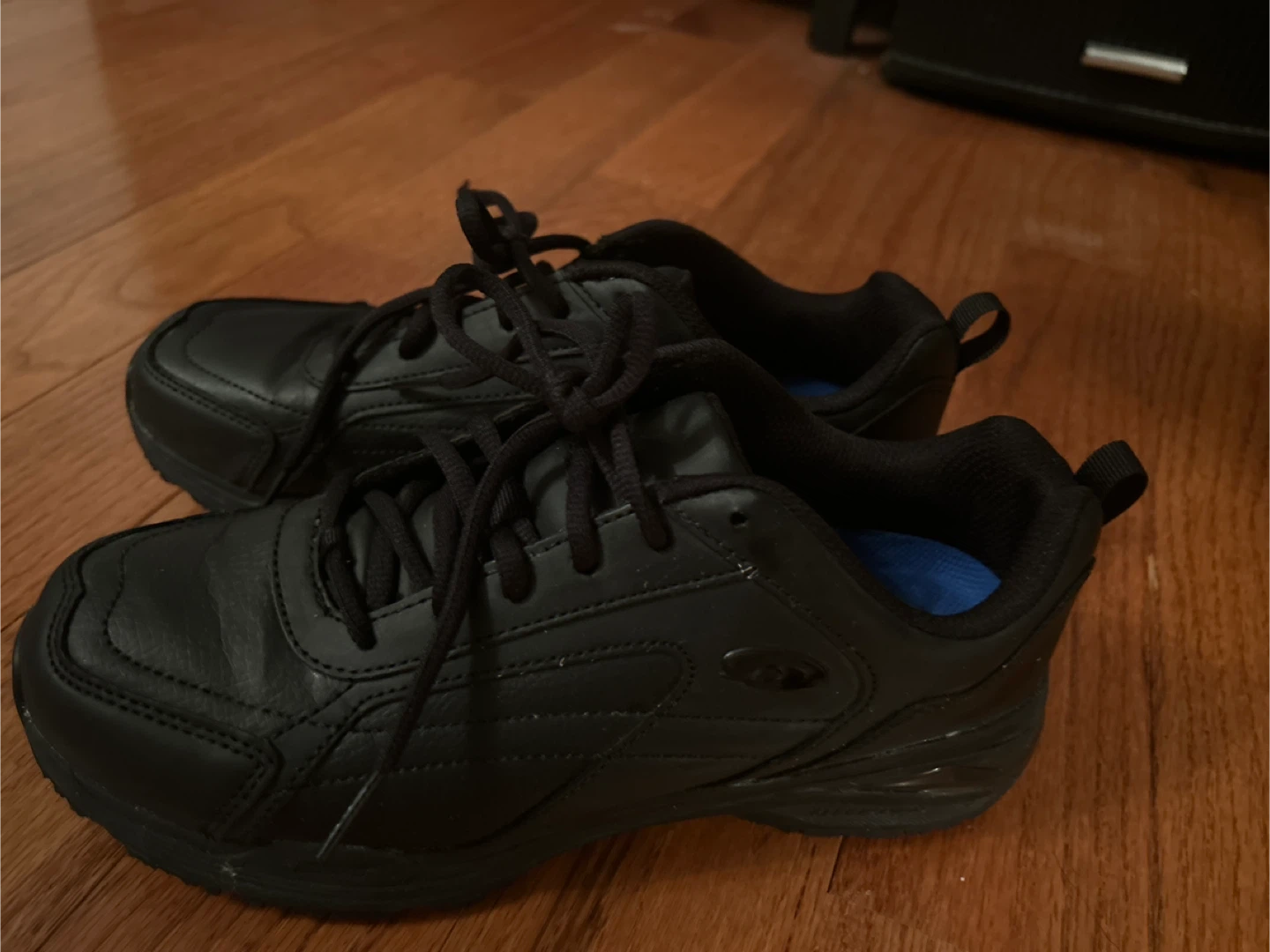 DR. SCHOLL’s  CAREER Walking Shoes