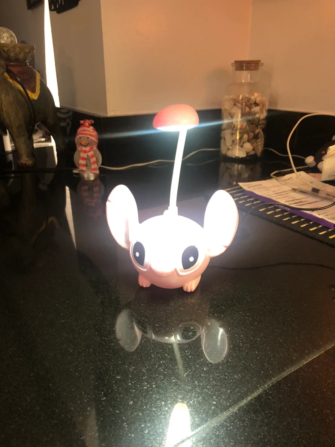Pink Angel Stitch Desk Lamp with Charger image indicator(3)