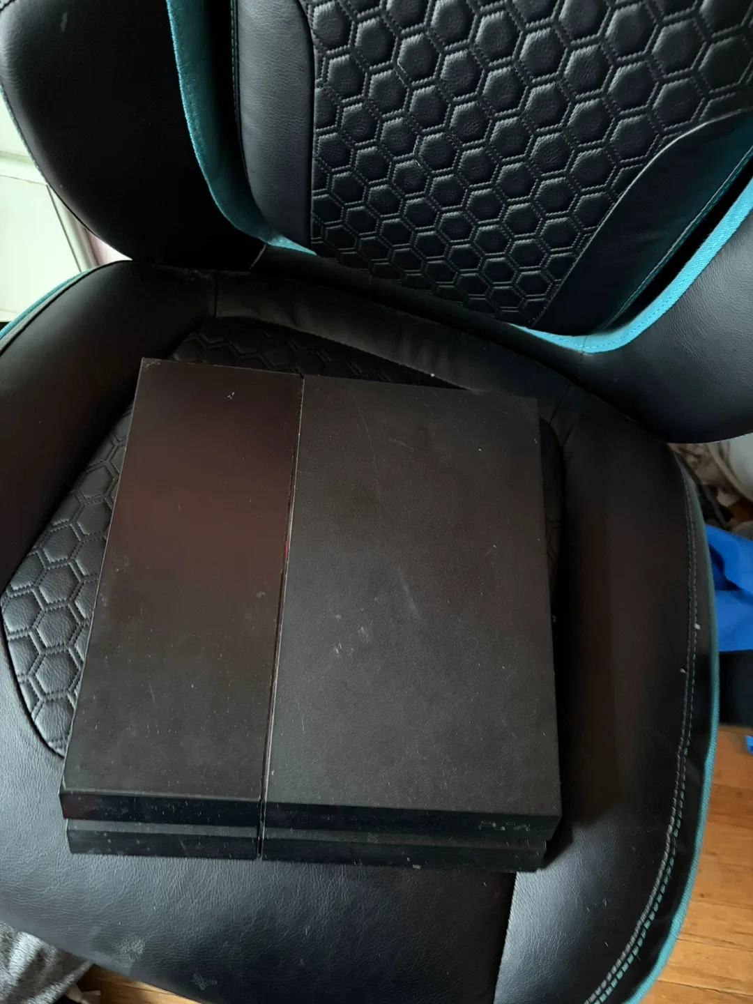 PlayStation 4 (PS4) image indicator(2)