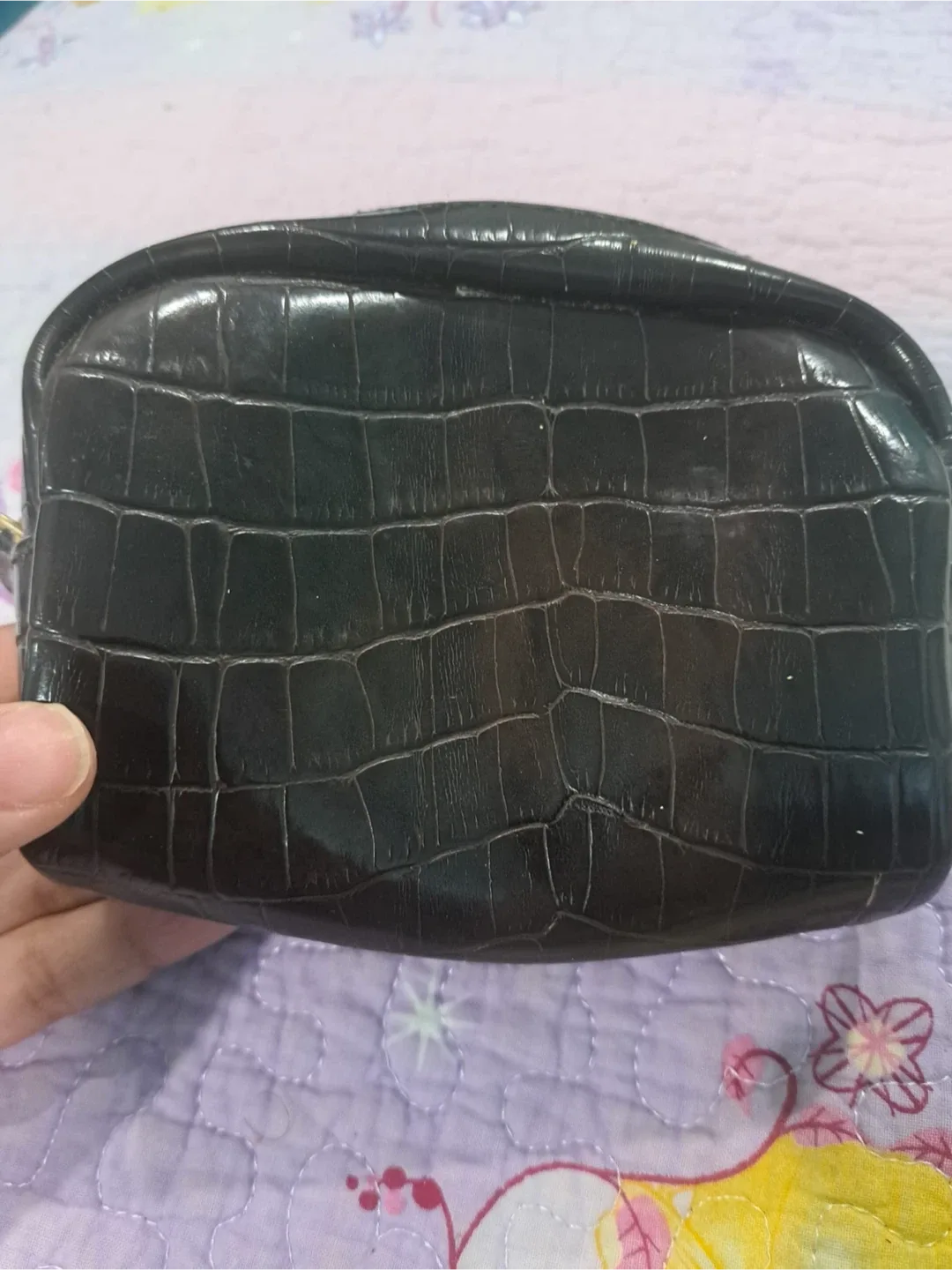 Crocodile print makeup pouch #freecycle image indicator(2)