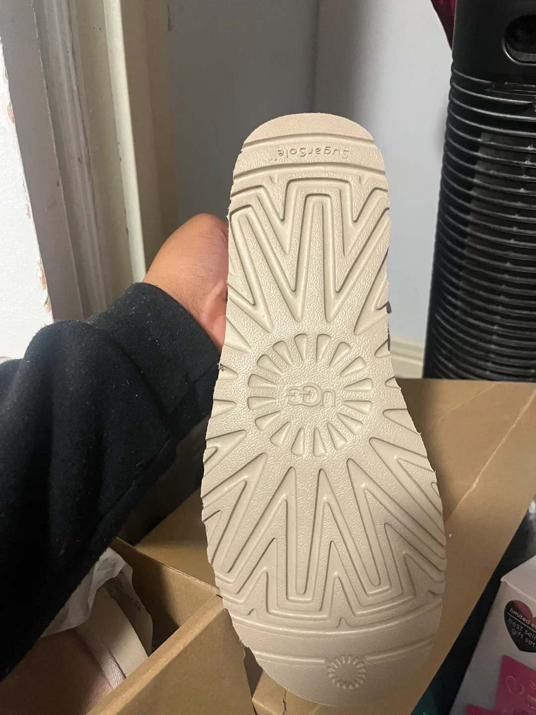 UGG Classic Ultra Mini Boot Rose Grey Size 10 image indicator(4)