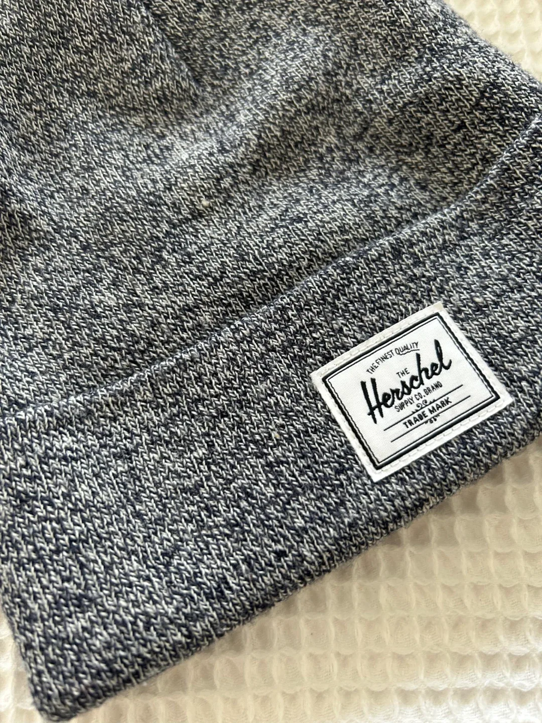Unisex Herschel heather black Elmer beanie image indicator(2)