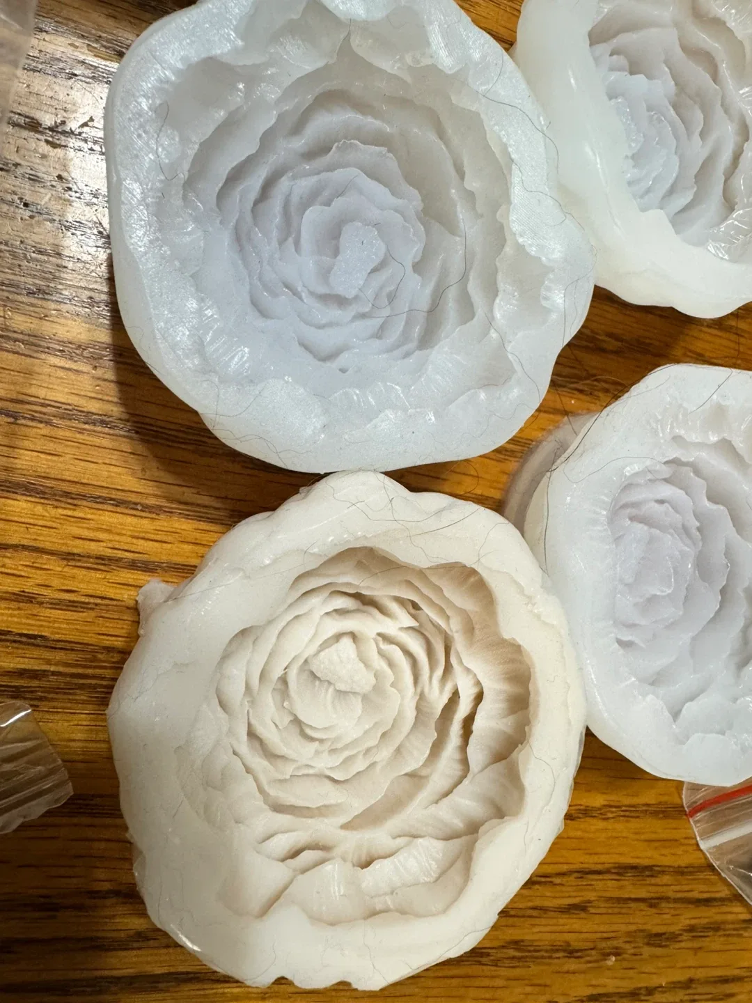 8 Flower-Shaped Silicone Molds image indicator(2)