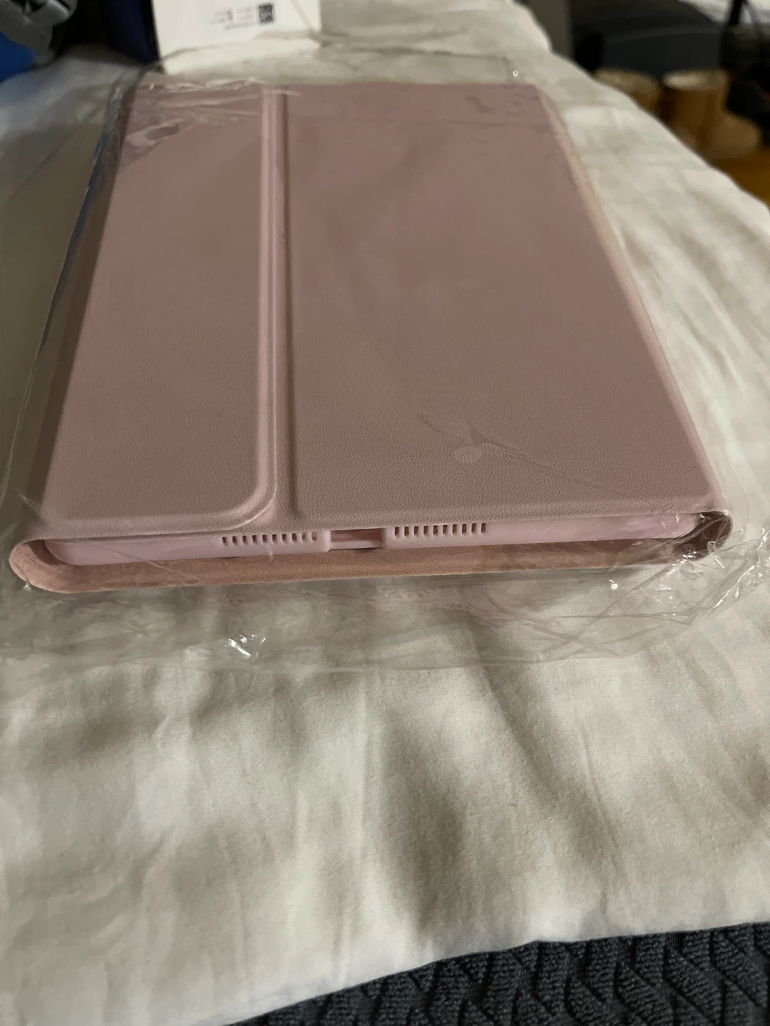 NEW -Pink tablet cover case with Keyboard! - photo 3