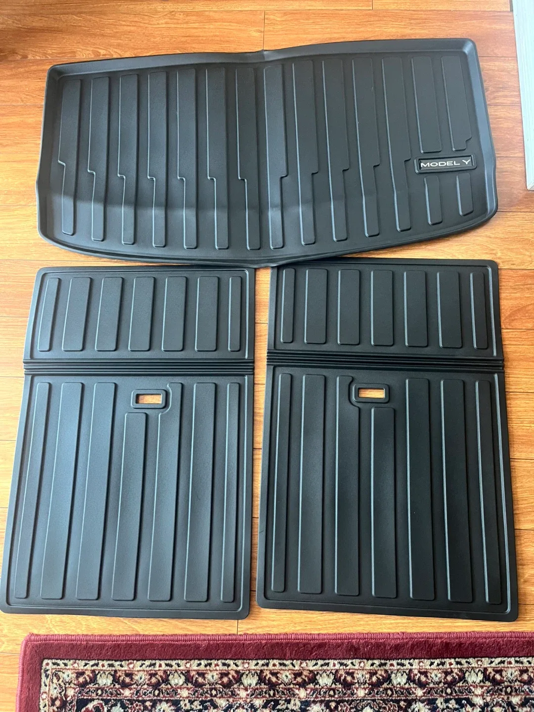 Tesla Model Y Floor Mats - Black image indicator(9)