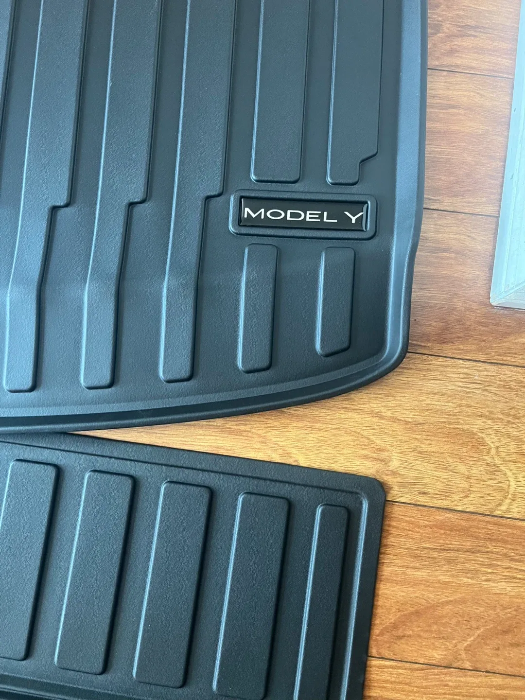 Tesla Model Y Floor Mats - Black image indicator(10)