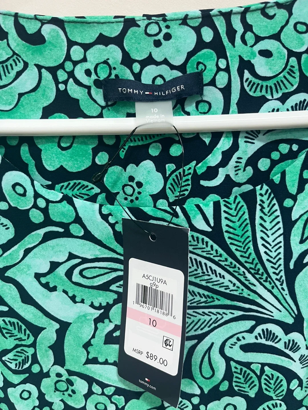 Women’s dress  Size small image indicator(7)