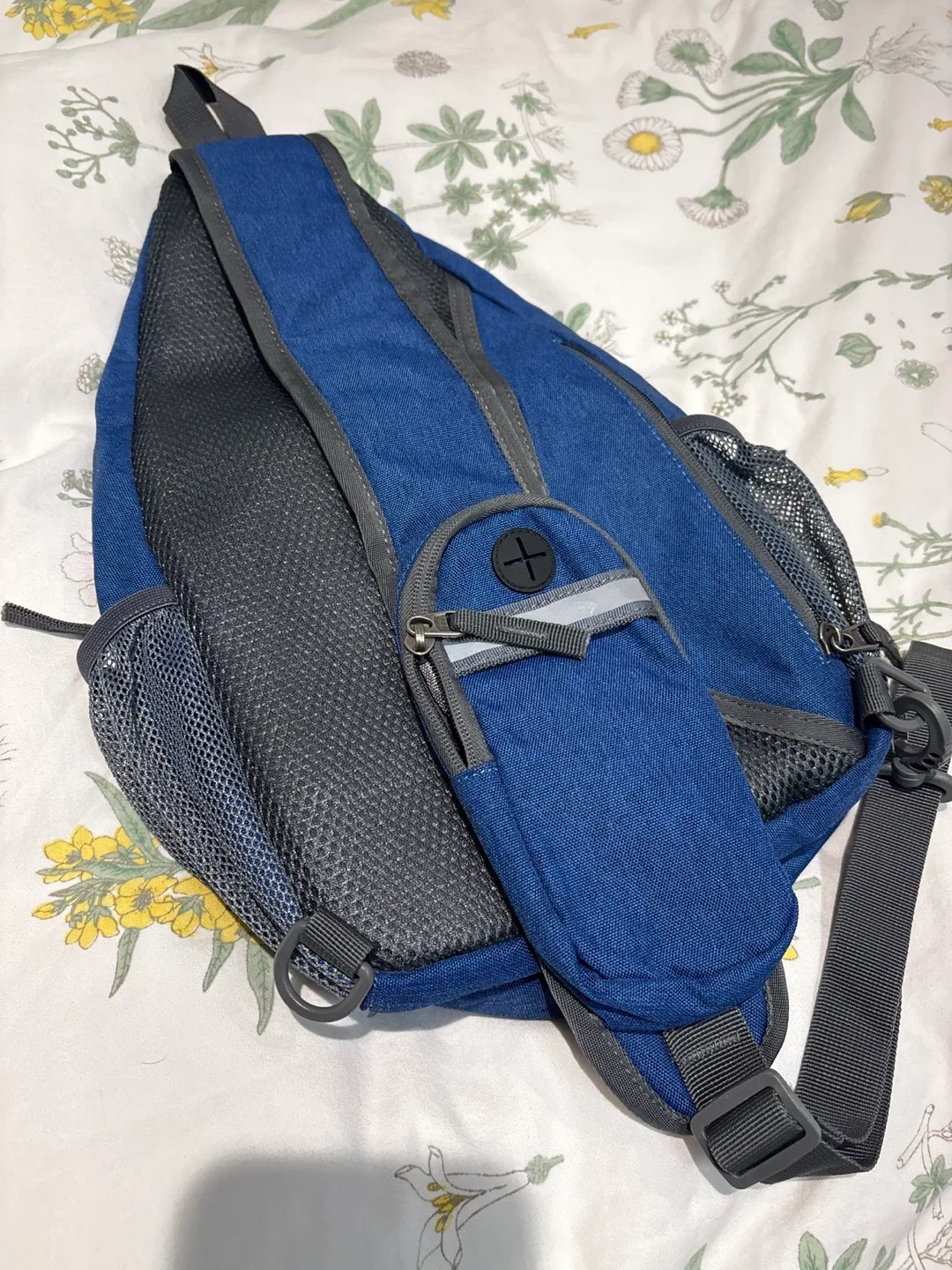 G4Free Sling Bag - Blue image indicator(2)