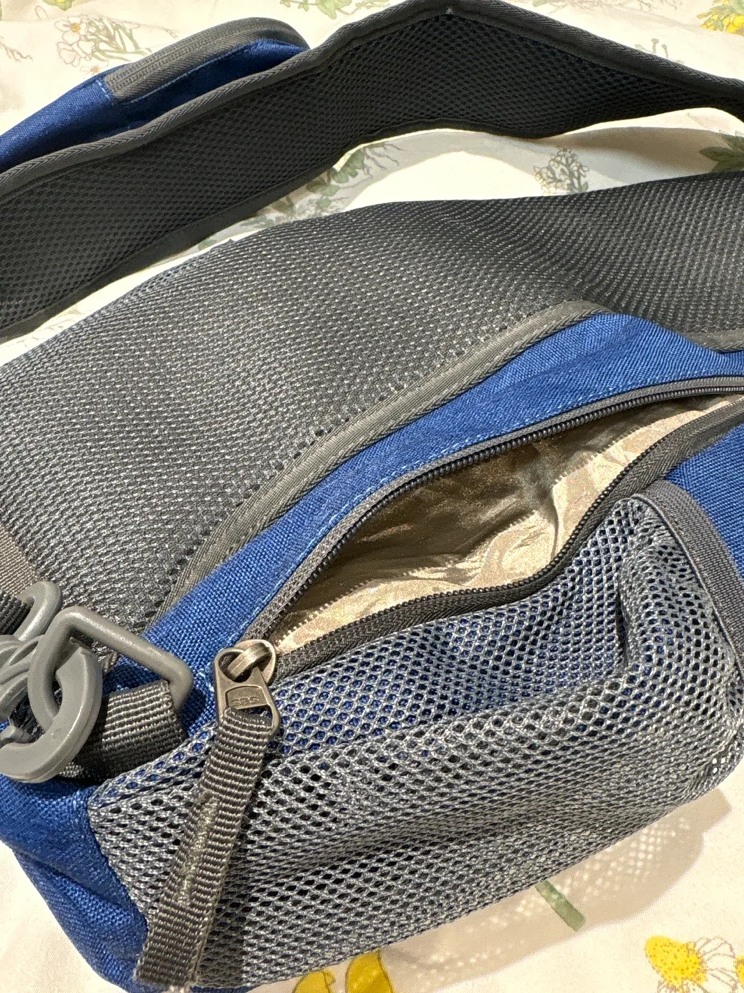 G4Free Sling Bag - Blue image indicator(3)