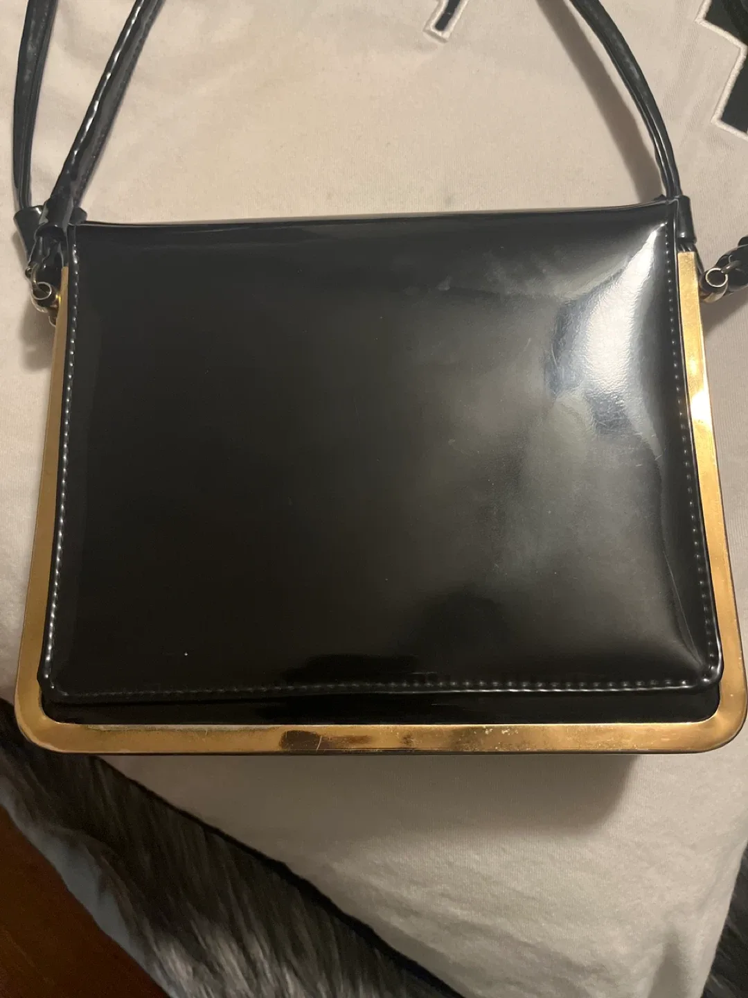 Markay Bags Black Patent Leather Handbag image indicator(3)