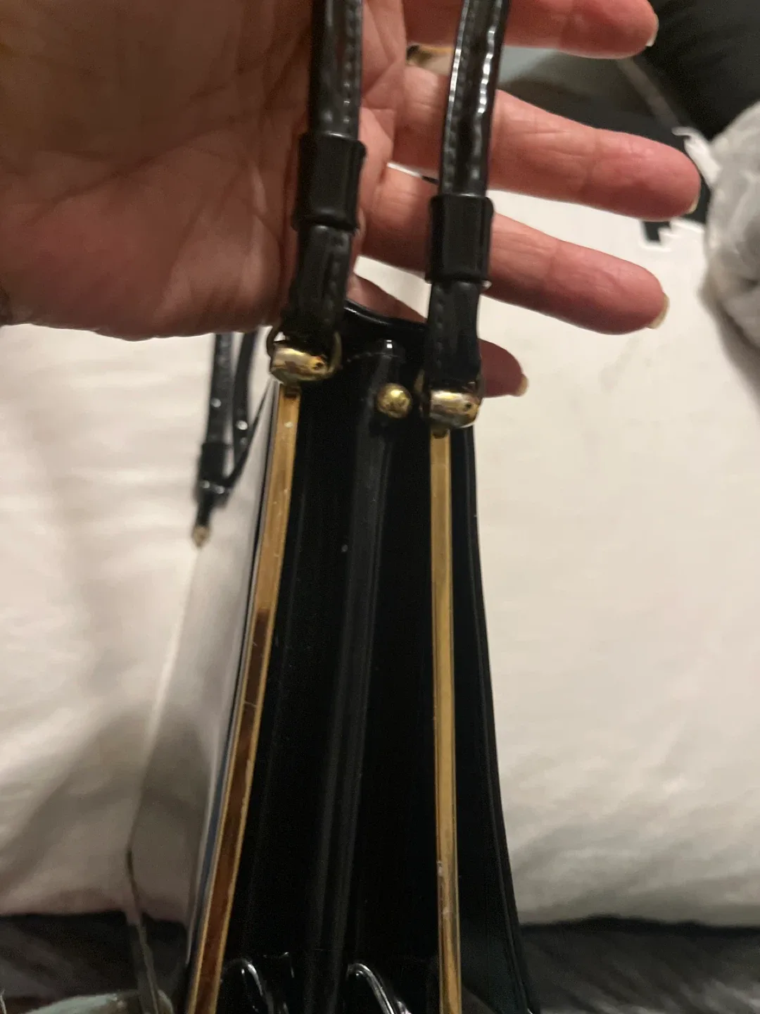 Markay Bags Black Patent Leather Handbag image indicator(8)