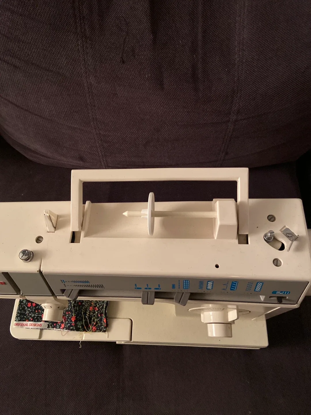 Singer Sewing Machine image indicator(4)