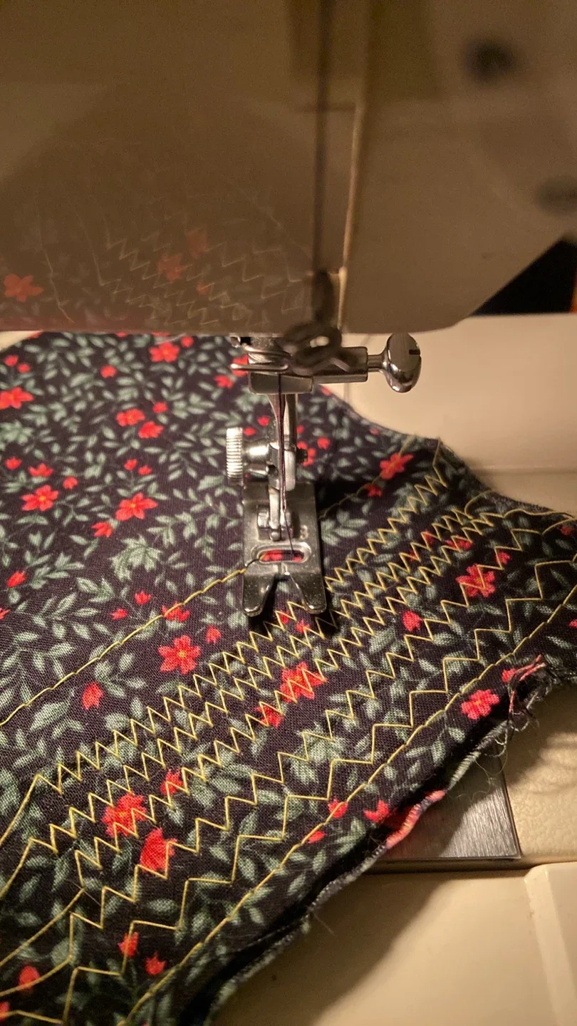 Singer Sewing Machine image indicator(8)