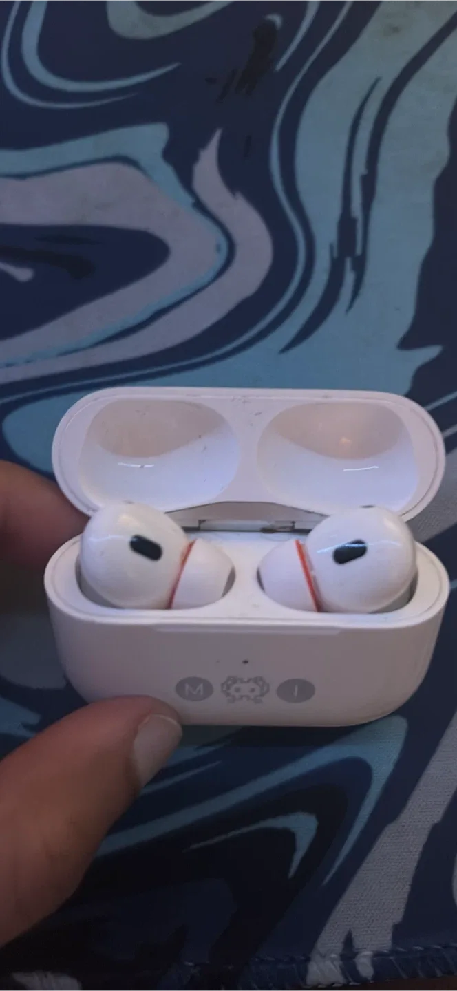 Apple AirPods Pro (2nd generation) image indicator(2)