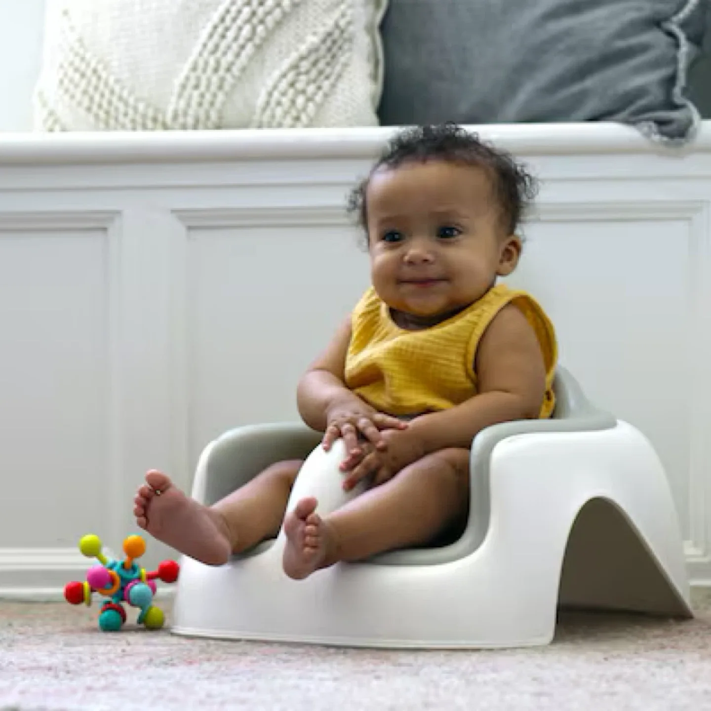 Bumbo Floor Seat LITE with Cushioned Seat & Safety Strap image indicator(3)