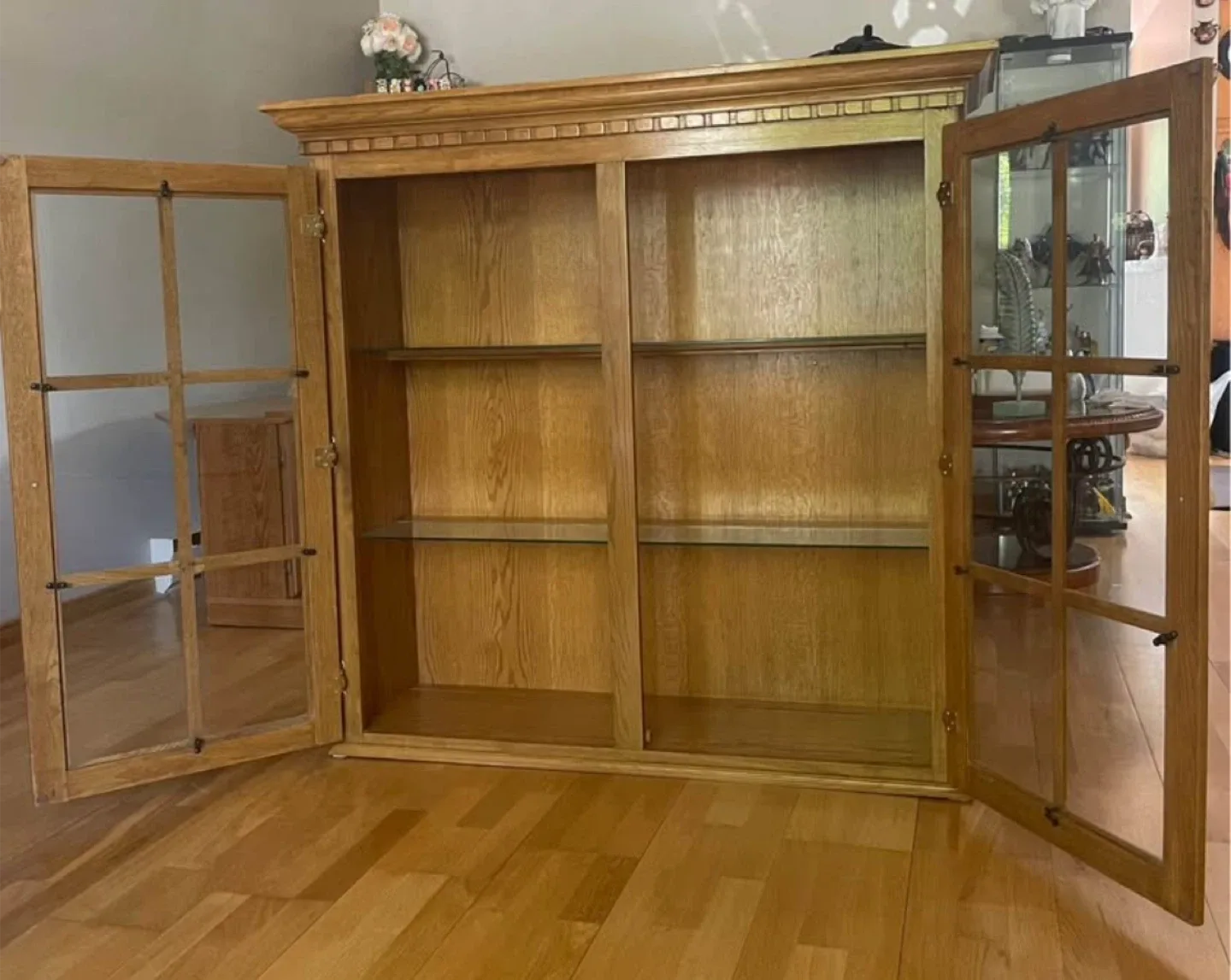 Beautiful Hutch for Sale image indicator(2)