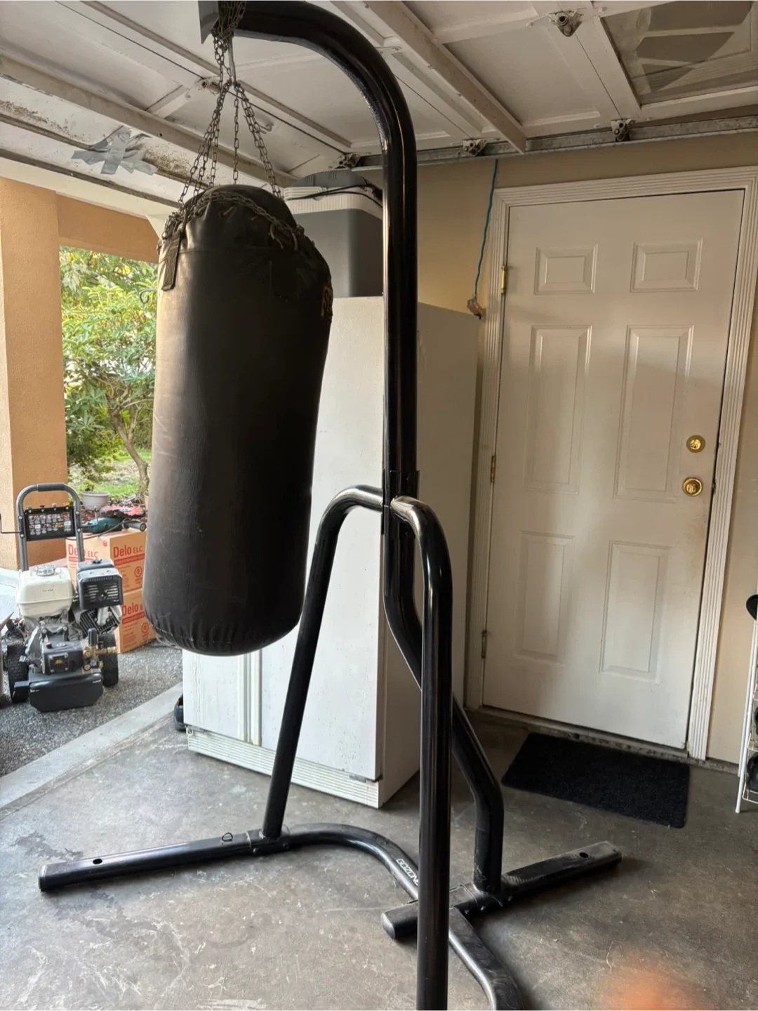 Select Heavy Punching Bag with Stand + Chains image indicator(2)