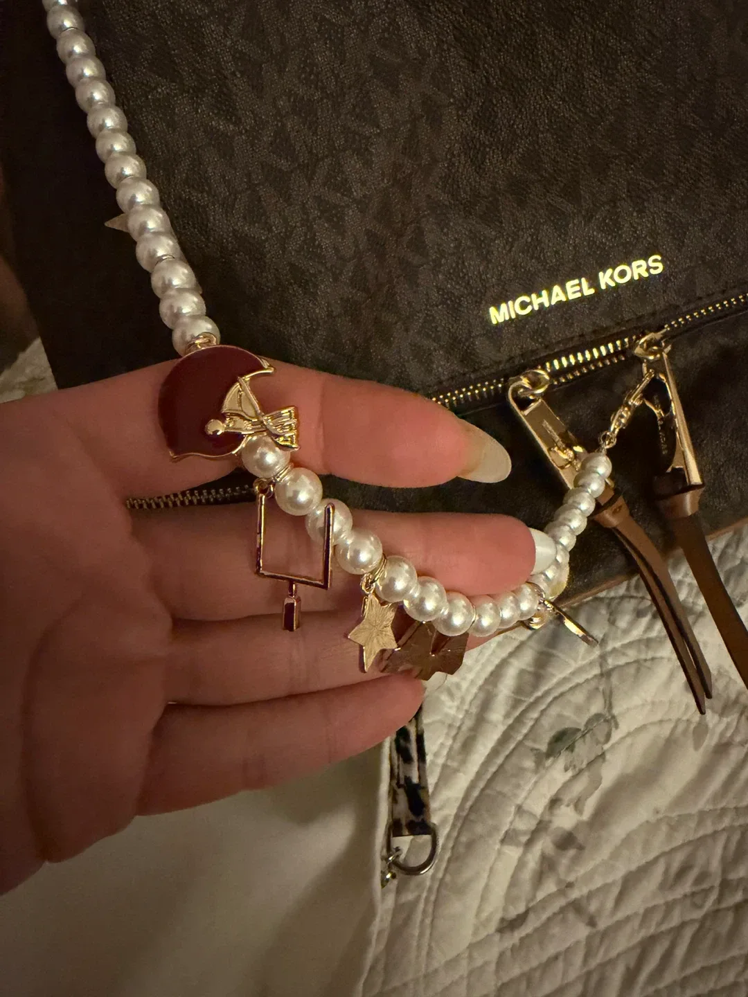 Michael Kors Backpack used 2 time image indicator(4)