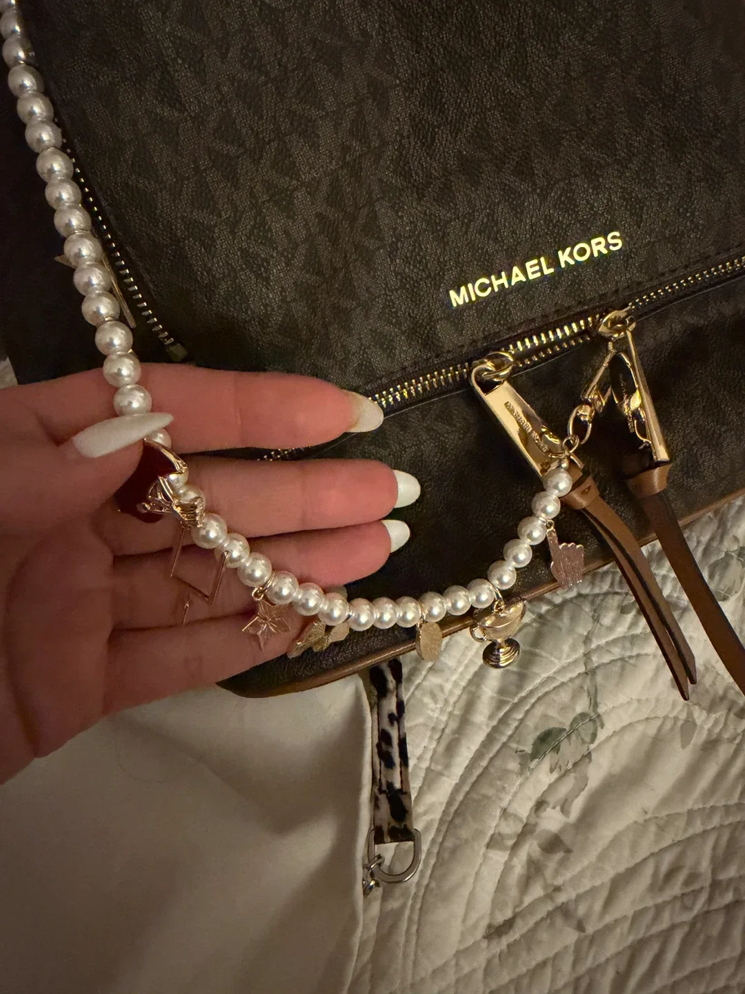 Michael Kors Backpack used 2 time image indicator(3)