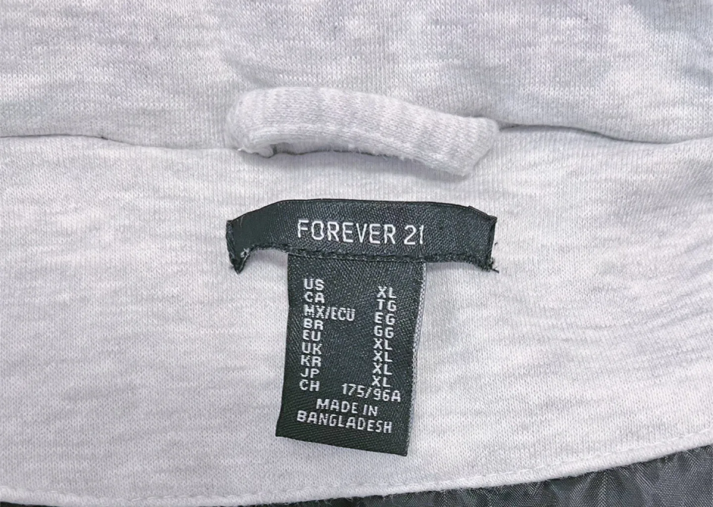 Women’s Forever 21 Puffer Vest - Size XL image indicator(3)