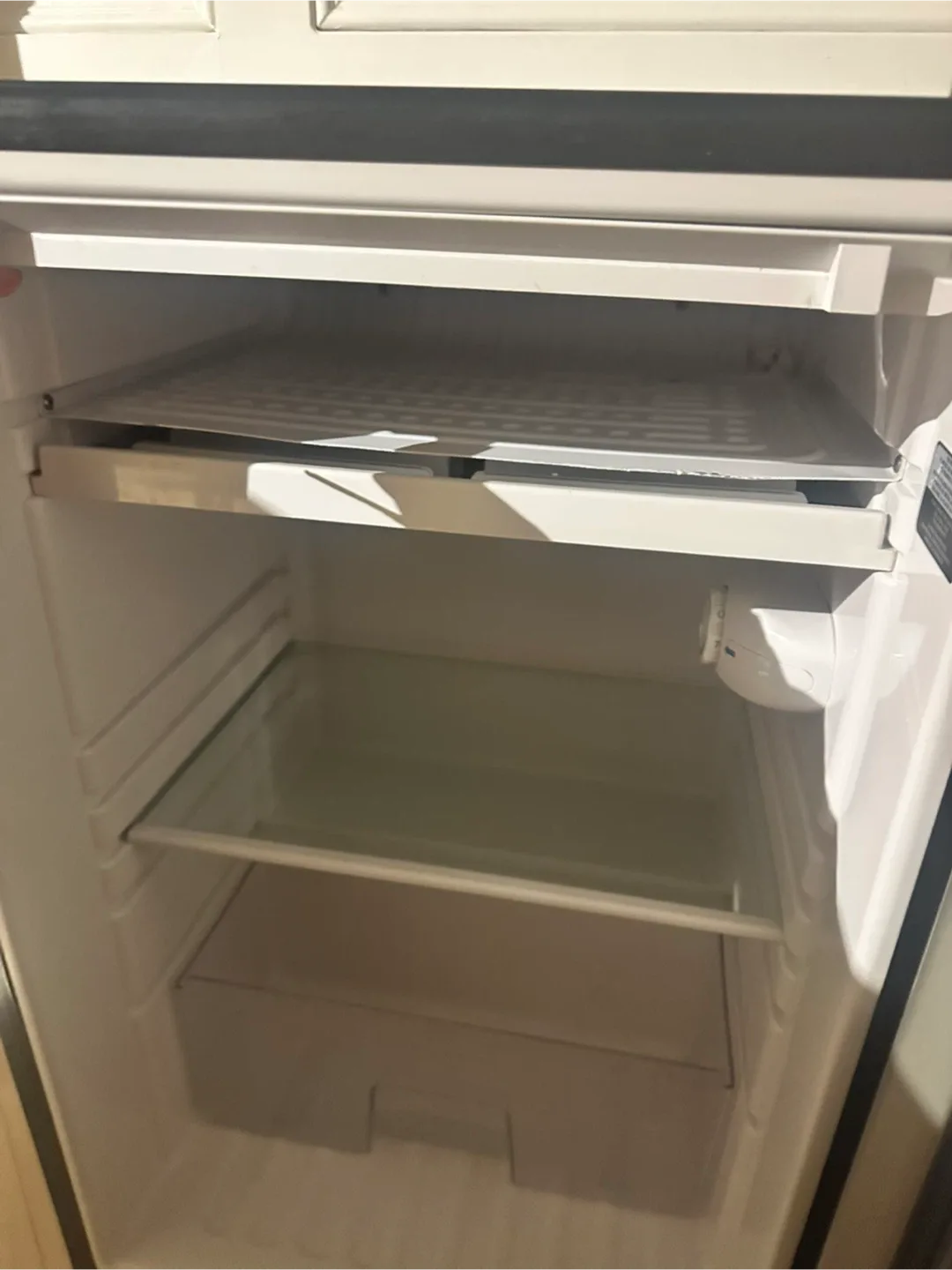 GE Compact Mini Fridge - Great Condition! image indicator(3)