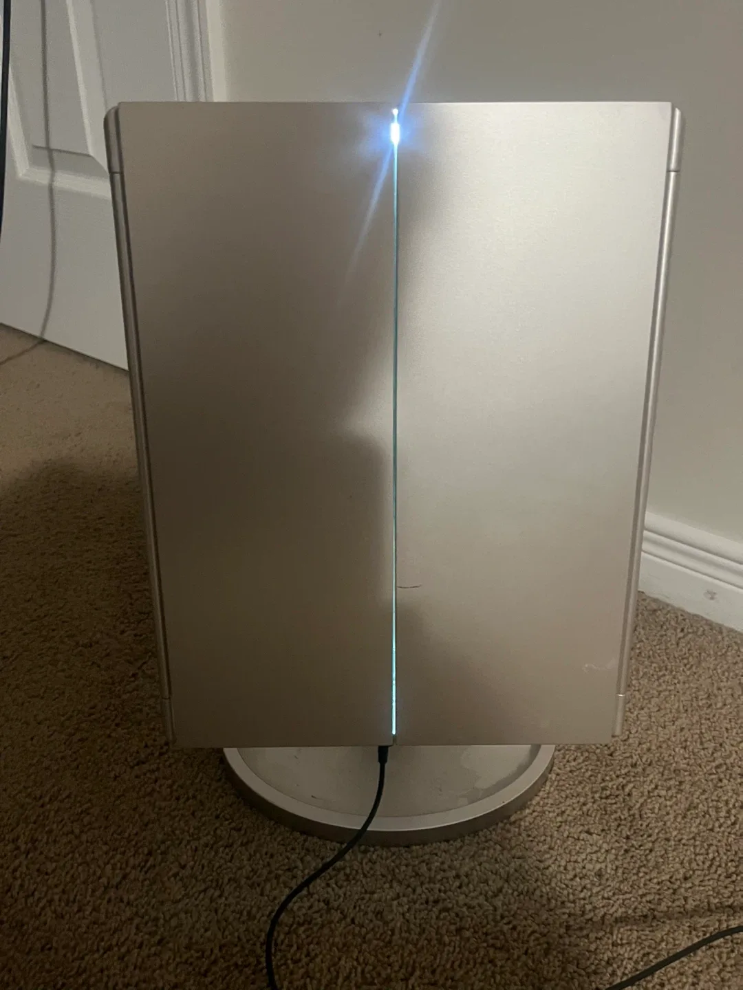 Impressions Vanity Touch Trifold XL LED Mirror image indicator(2)