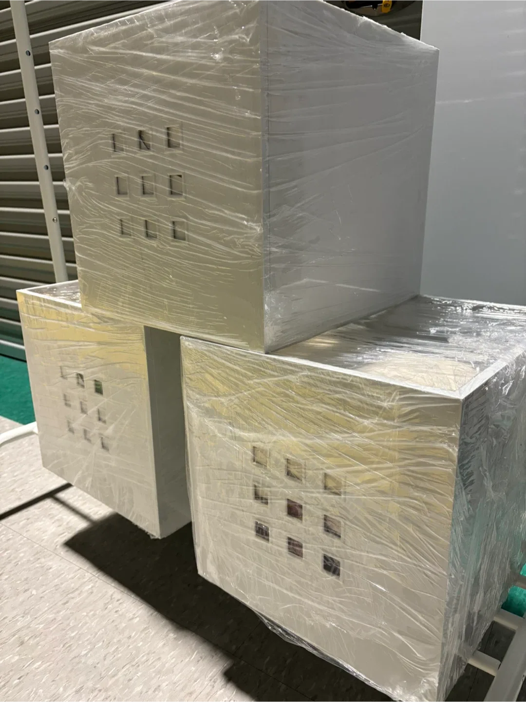 White Cube Storage Unit image indicator(2)