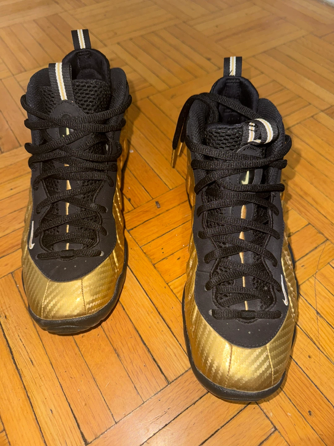 Nike Air Foamposite One Black/Metallic Gold 5Y