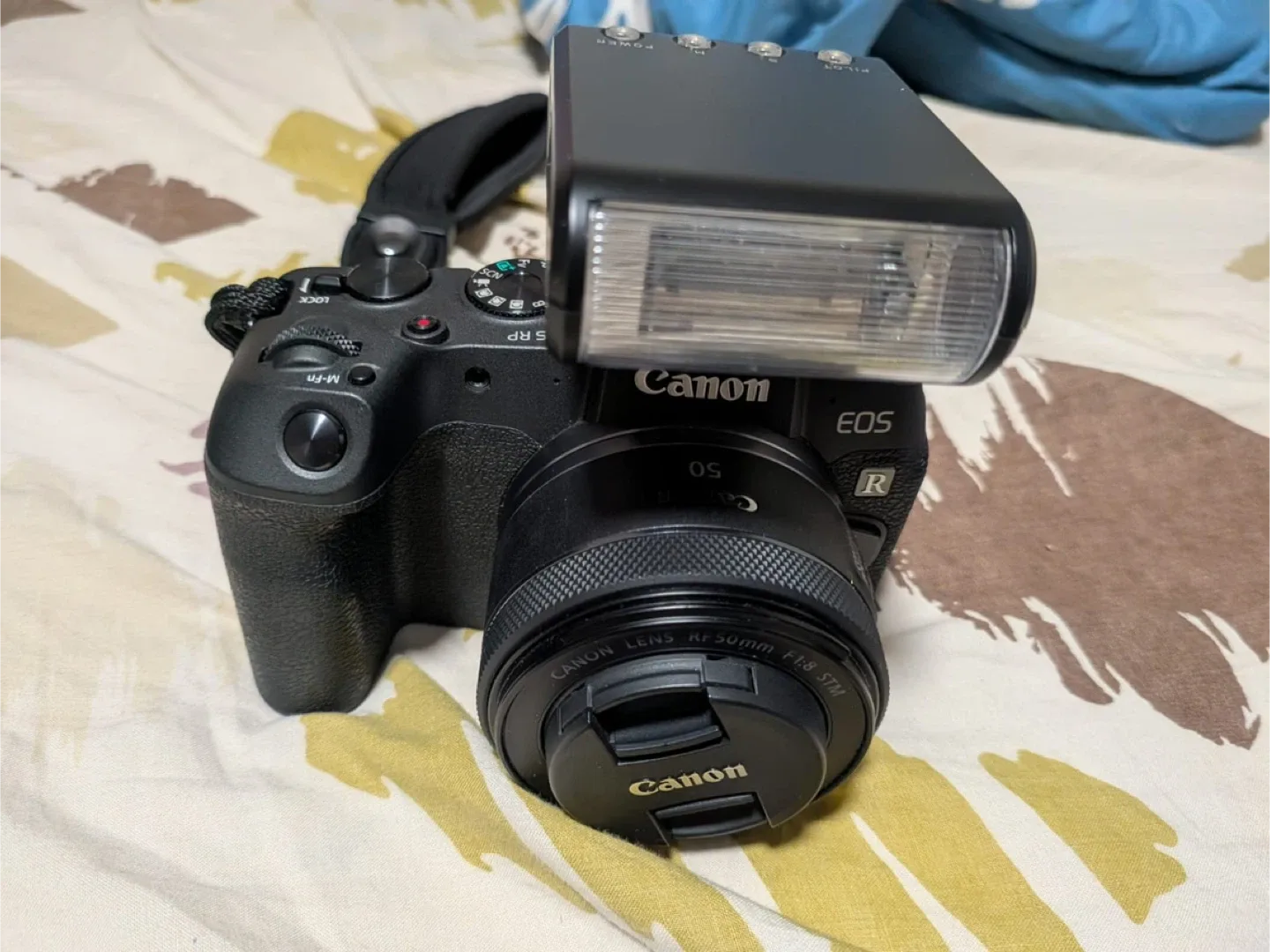 Canon Camera & 3 Lenses image indicator(3)
