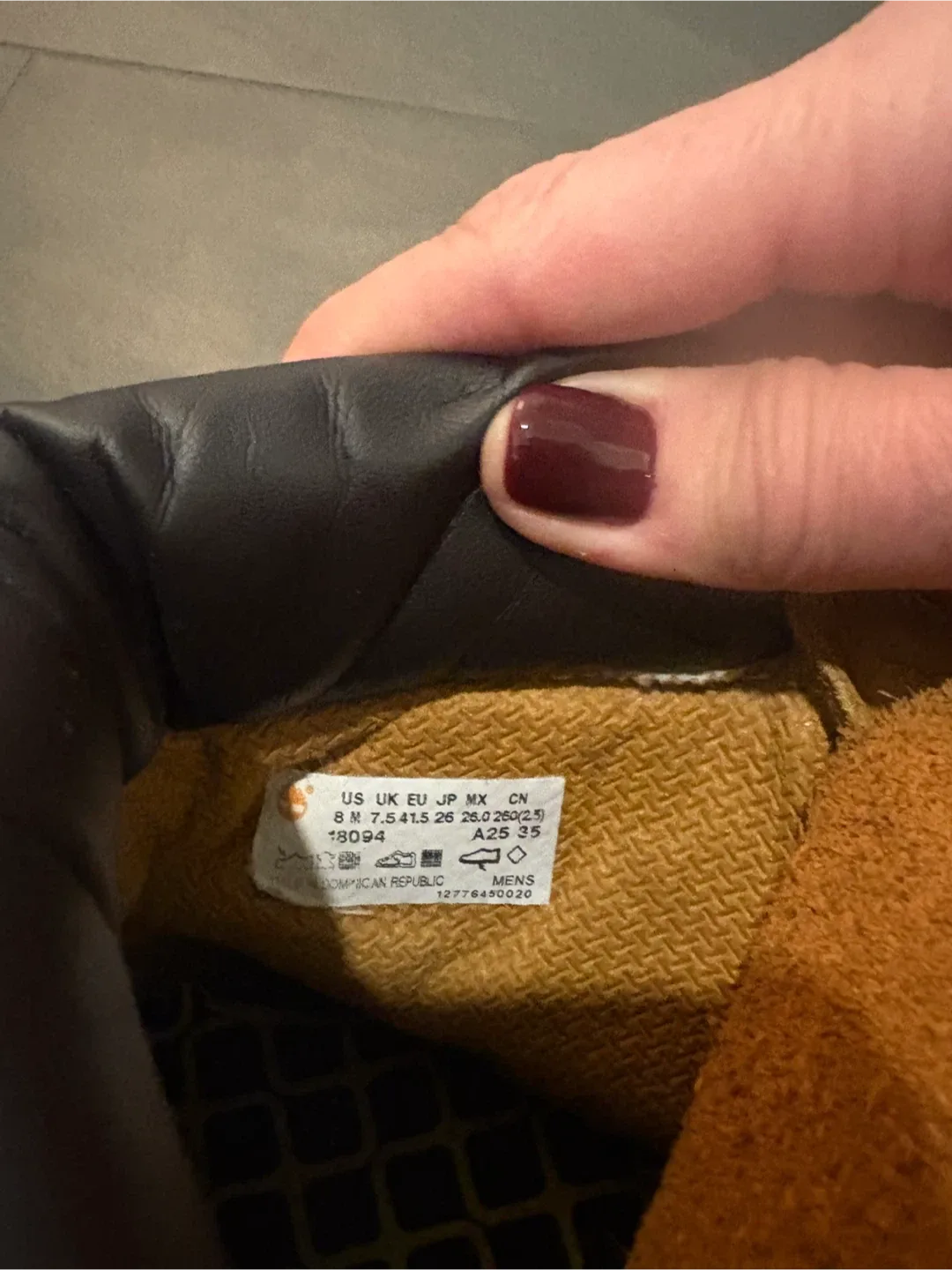 Timberland Classic Boots - Size 8.5 image indicator(4)