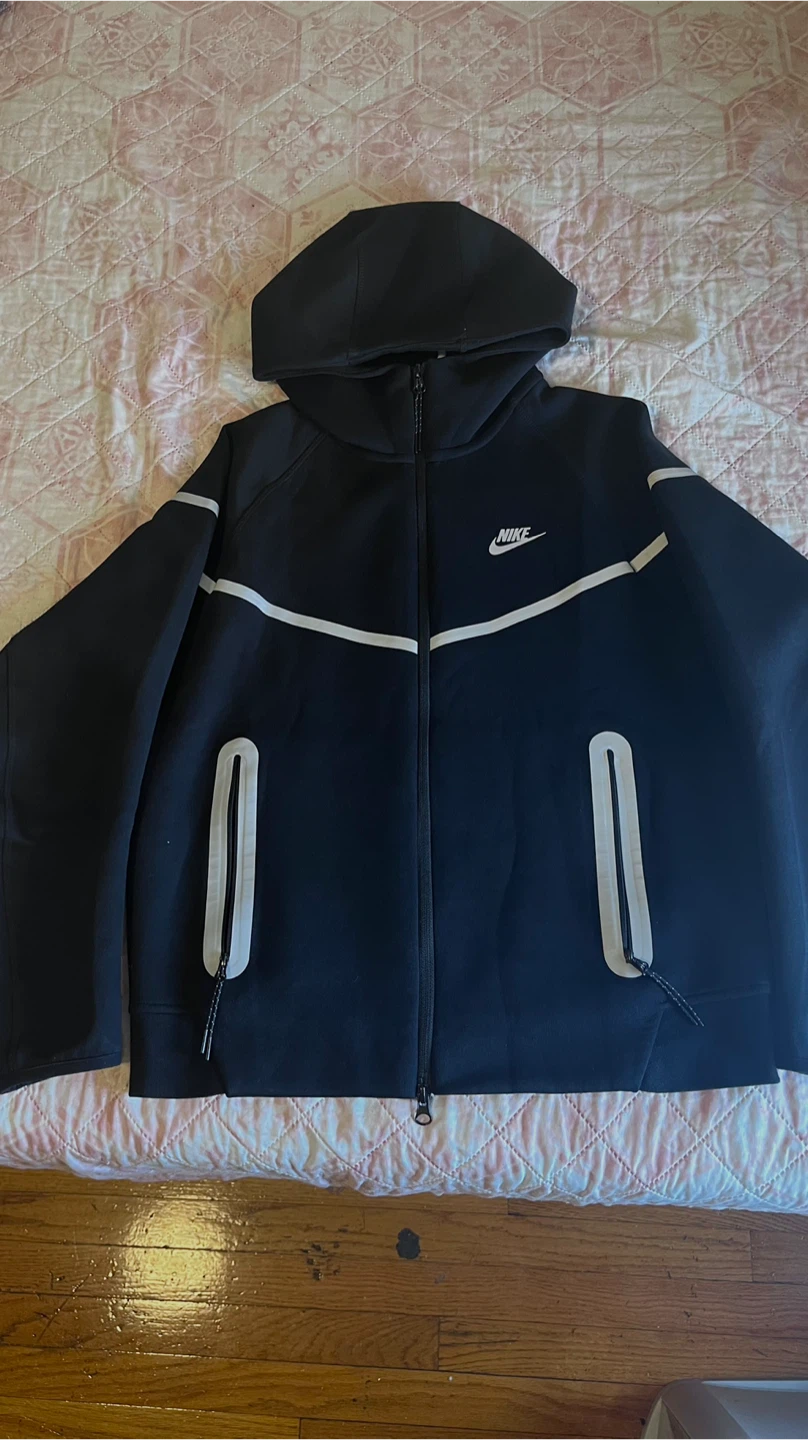 Nike Tech Fleece Black Hoodie & Pants Set