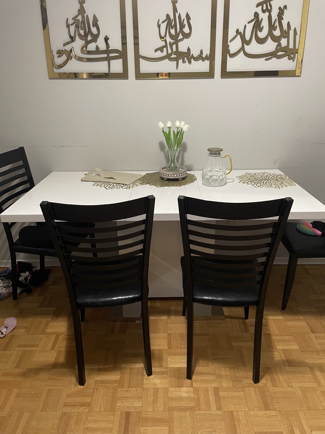 Brand New extendable table with 4 chairs - photo 2