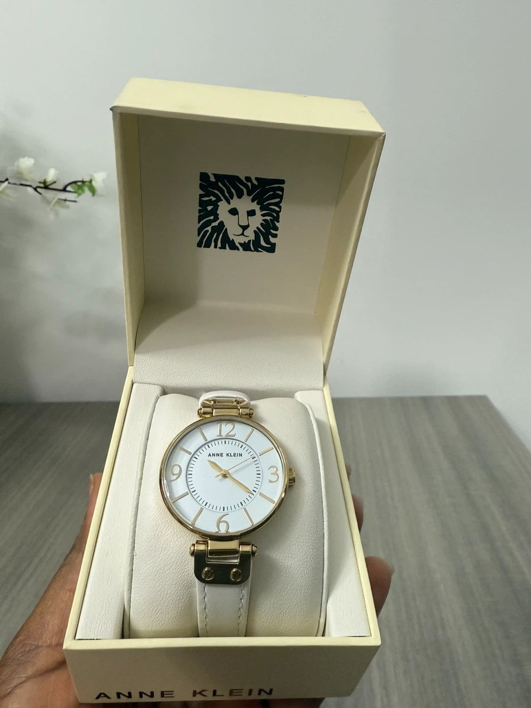 Anne Klein Women's White Leather Strap Watch - photo 3
