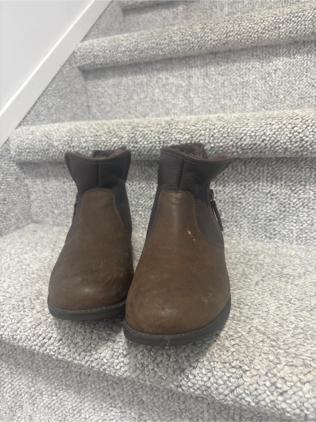 UGG Brown Leather Ankle Boots - Size. 7 - photo 2