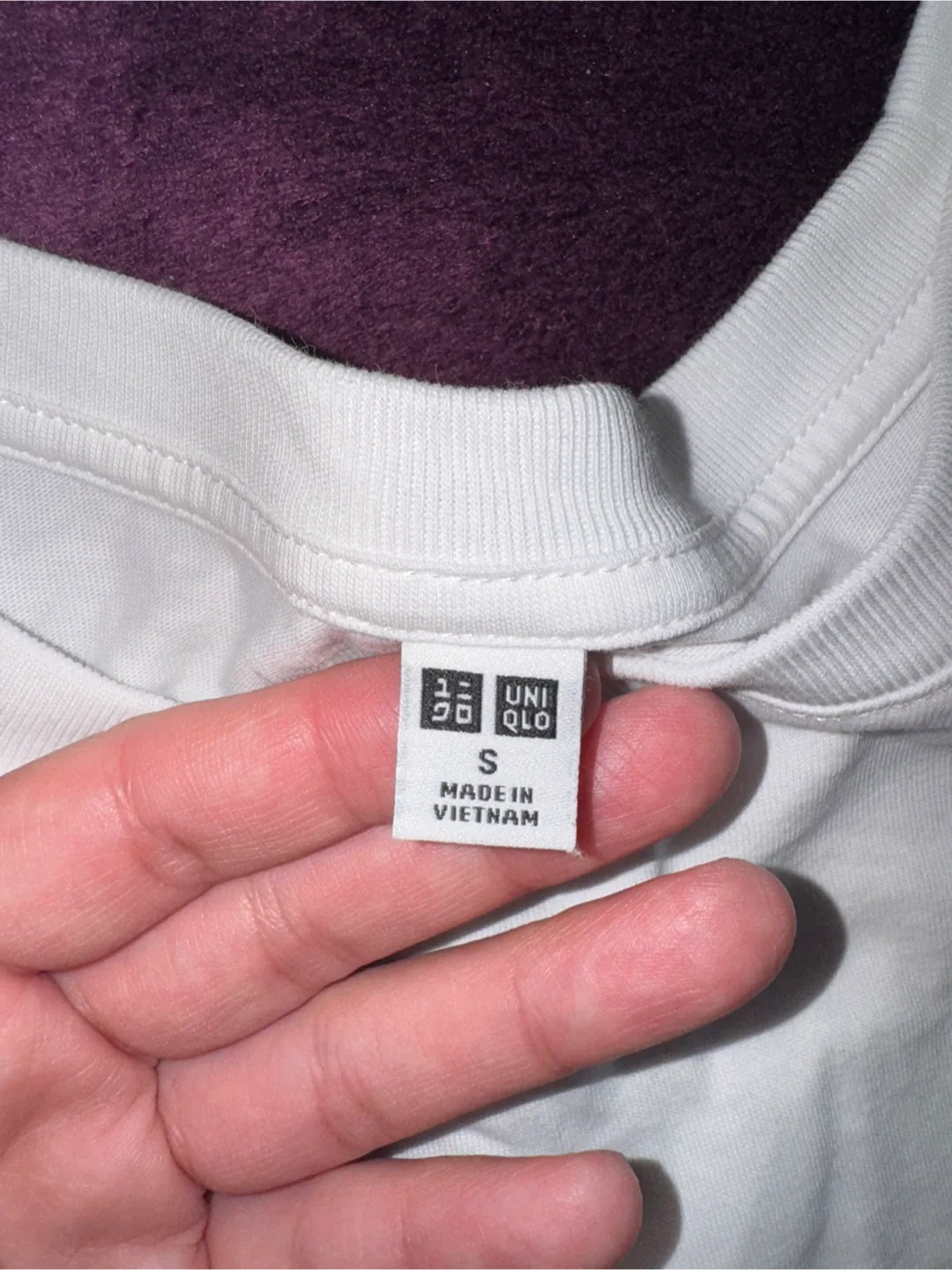 Uniqlo White T-Shirt - Size Small image indicator(2)