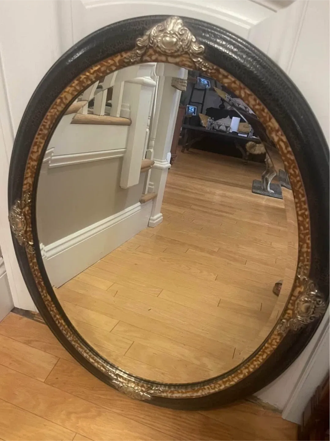 Oval Wall Mirror - Black & Gold image indicator(3)