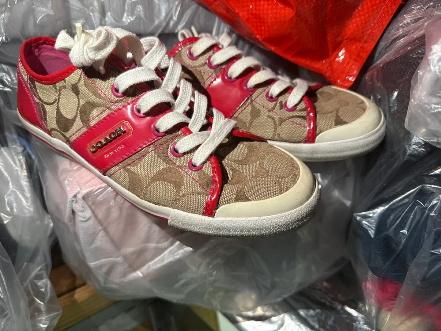 Size 7.5 Coach Sneakers image indicator(2)